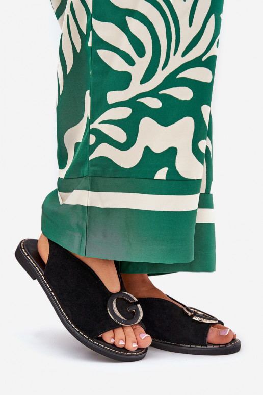 Sellel ondalad sandaalid kaunistustega msuud Haliones Sellel ondalad sandaalid kaunistustega msuud Haliones