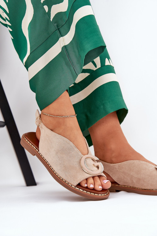 Sellel ondalad sandaalid kaunistustega beeži värvi Haliones Sellel ondalad sandaalid kaunistustega beeži värvi Haliones