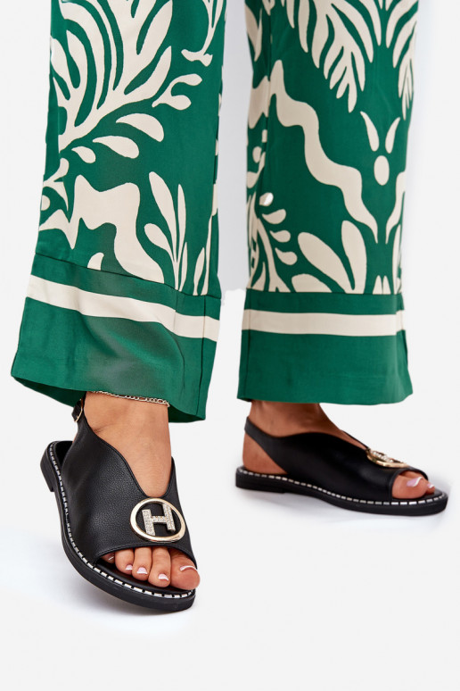 sileda tallaga Elegantsed sandaalid kaunistustega msuud Iseliria sileda tallaga Elegantsed sandaalid kaunistustega msuud Iseliria