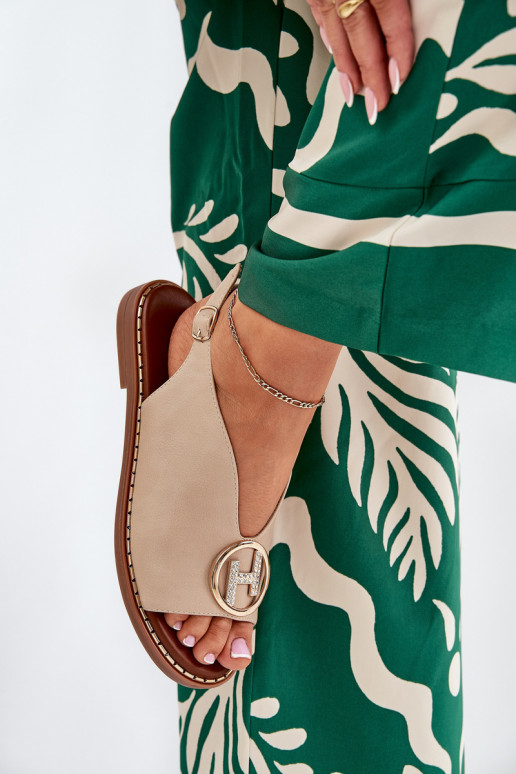 sileda tallaga Elegantsed sandaalid kaunistustega beeži värvi Iseliria sileda tallaga Elegantsed sandaalid kaunistustega beeži värvi Iseliria