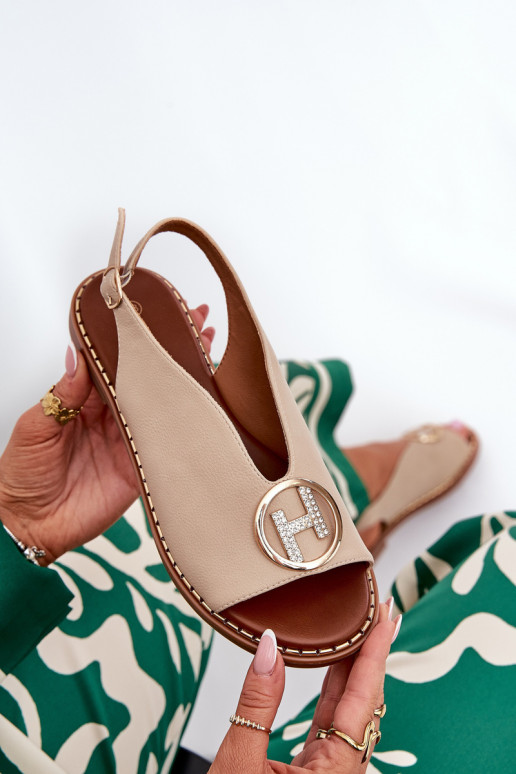 sileda tallaga Elegantsed sandaalid kaunistustega beeži värvi Iseliria sileda tallaga Elegantsed sandaalid kaunistustega beeži värvi Iseliria