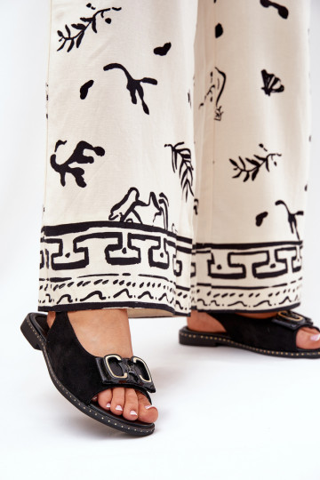 Sellel ondalad sandaalid kaunistustega Eco Suedeosissee msuud Lilria 2