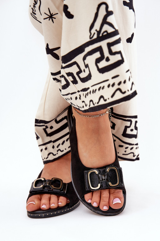 Sellel ondalad sandaalid kaunistustega Eco Suedeosissee msuud Lilria