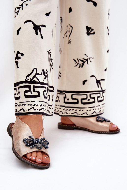 Läikivad Pealistesandaalid kaunistustega sileda tallaga Kuldset värvi Russona Läikivad Pealistesandaalid kaunistustega sileda tallaga Kuldset värvi Russona