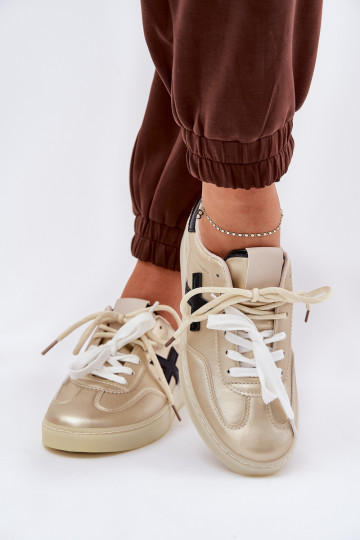 Sellel ondal spordijalatsid Pealiste omad Kuldset värvi Zelevelis 2