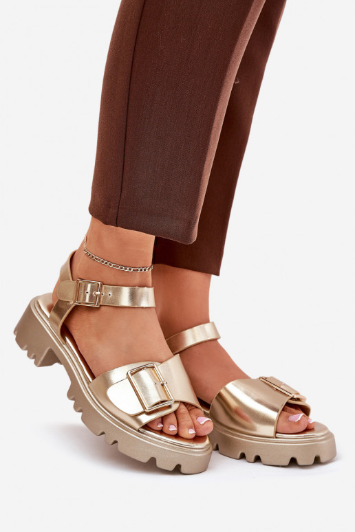 Eko Pealistesandaalid Pealiste omad neetide ja pandlaga Kuldset värvi Gofielle