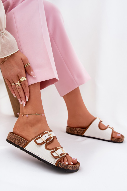 Riidest naiste plätud Korkosissea platvormil neetide ja pandlaga valget värvi Osoffe