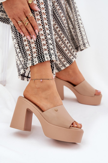 Pealiste omad Sussid eko-nahast kõrge jämeda kontsaga Ja platvorm Khakivärvi Tamirella