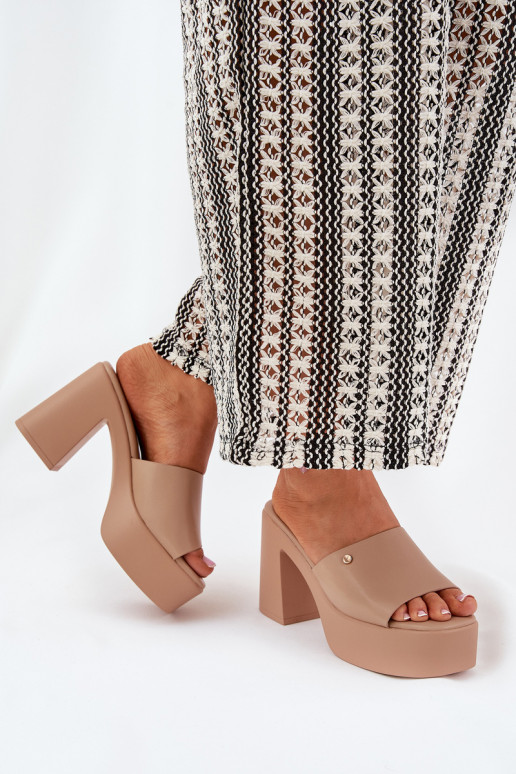 Pealiste omad Sussid eko-nahast kõrge jämeda kontsaga Ja platvorm Khakivärvi Tamirella