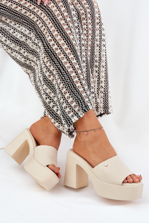 Pealiste omad Sussid eko-nahast kõrge jämeda kontsaga Ja platvorm Elevandiluu värvi Tamirella