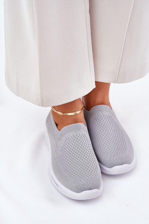 Pealiste omad Spordijalatsid Riidest Slip-on Halli värvi Adiora