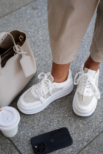 Sneakers stiilis jalanõud naistele mustri ja valge värvi