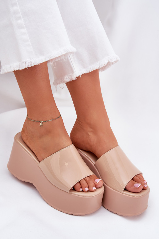 lakiefektiga Naistele sussid platvormiga I Koturnie beežides värvides Nellevia